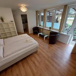 https://homebase-apartments-gardenview.topcolognehotels.com