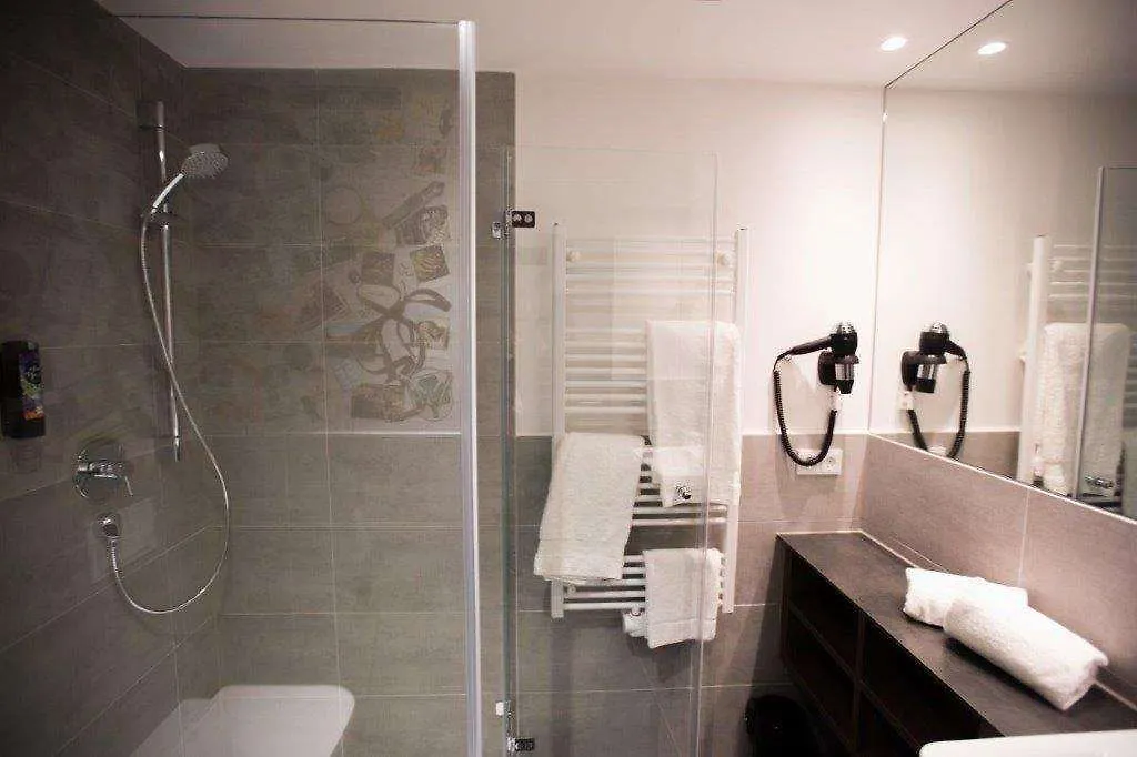 Holiday Inn - The Niu, Saddle Fuerth By Ihg 3*,